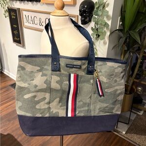 Tommy Hilfiger Camouflage Tote Bag